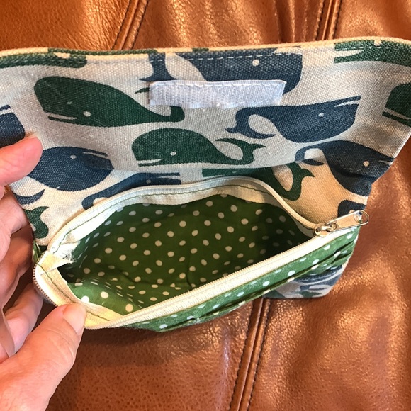 Bungalow 360 whale print trifold wallet - Picture 4 of 8